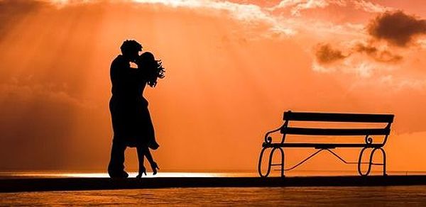 Nằm Mơ Thấy Người Yêu Đánh Con Gì? Giải Mã Giấc Mơ Và Con Số May Mắn